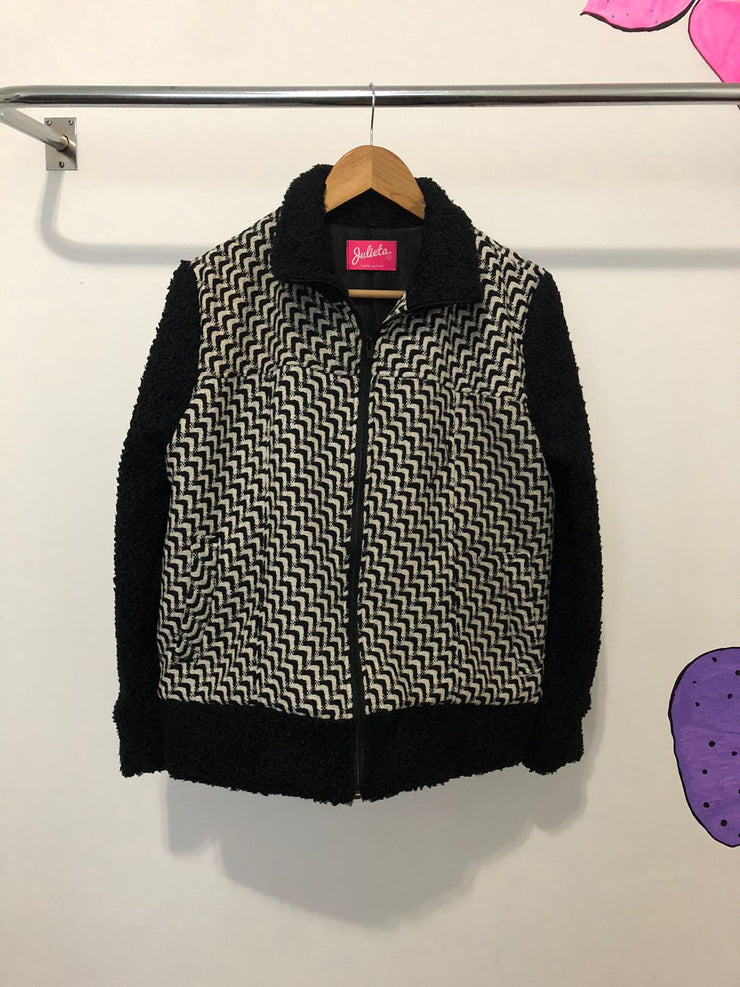 Casaca Classic Black & White Stock