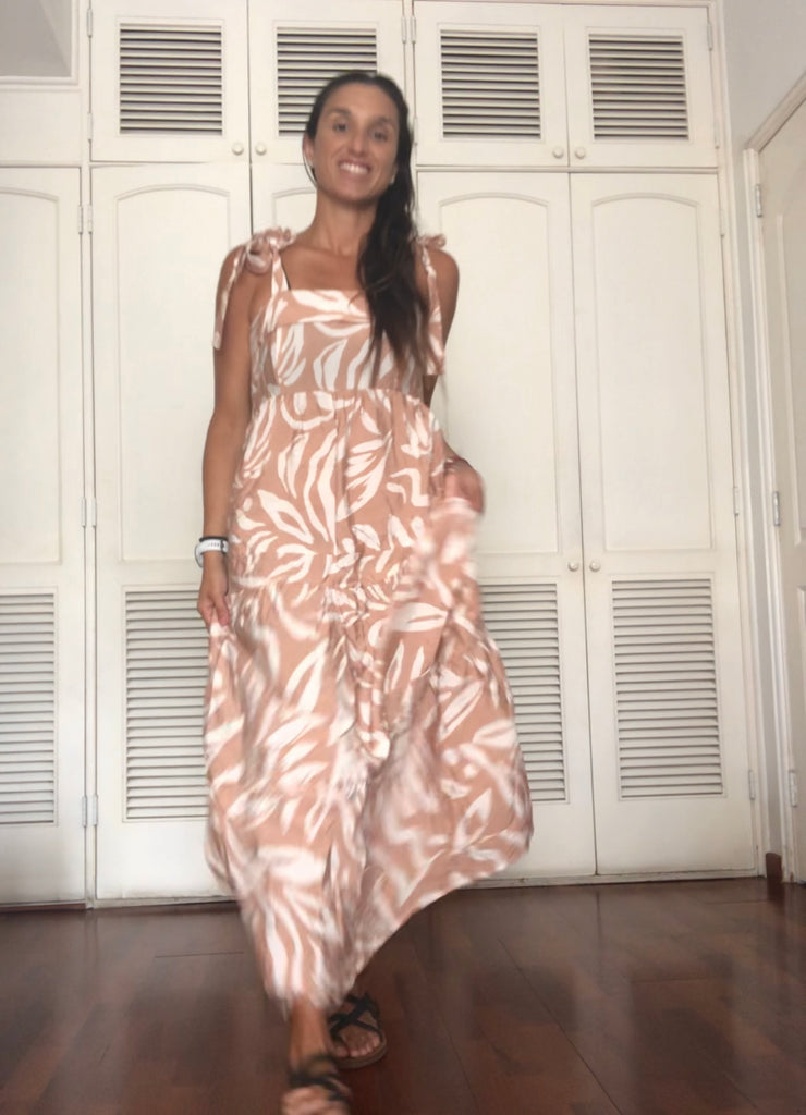 Vestido Tiempos Beidge y Blanco