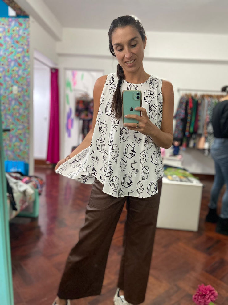 Blusa Capa Blanco Caritas