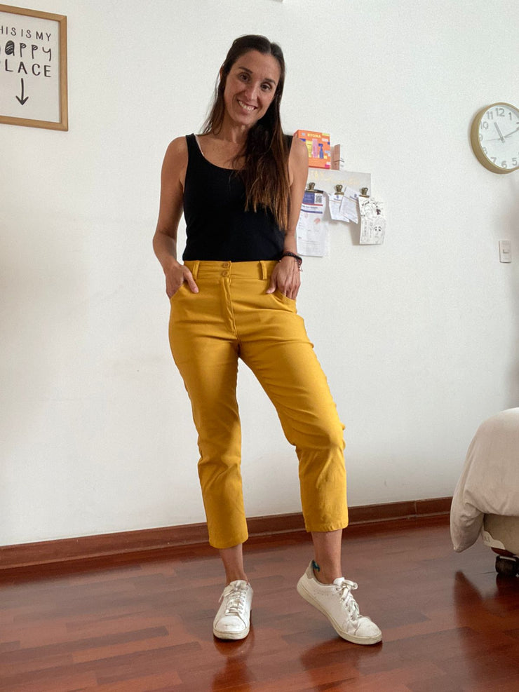 Pantalón Recto Mostaza Stock