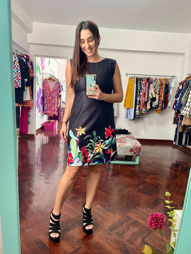 Vestido CC negro cenefa floral